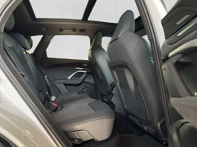 Audi Q5 view 6