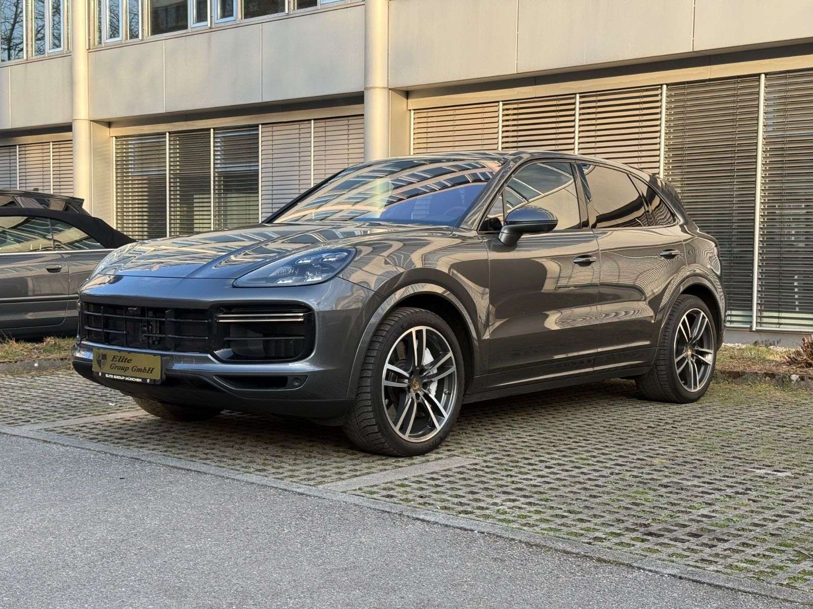 Second hand Porsche Cayenne 
