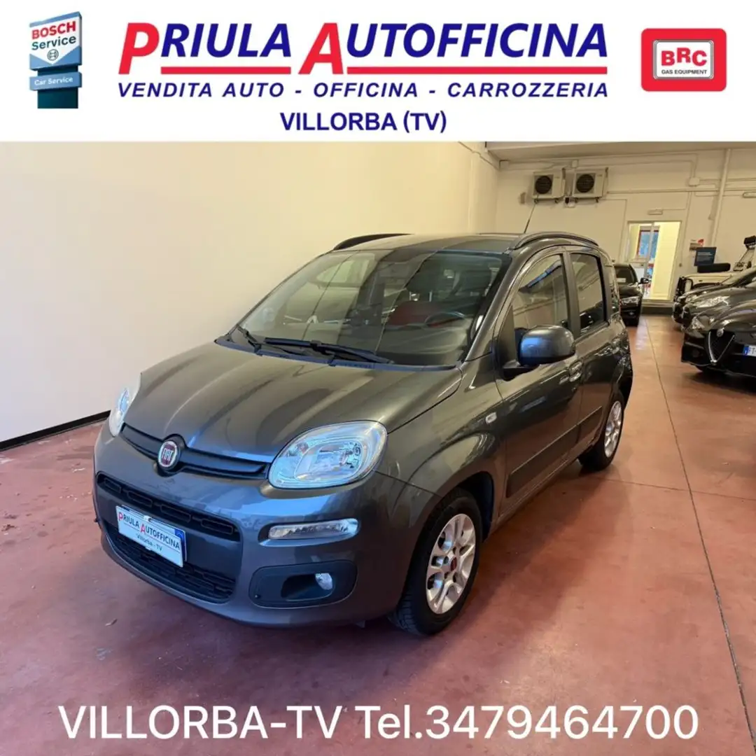 Fiat Panda 1.2 Lounge 5 posti Grijs - 1