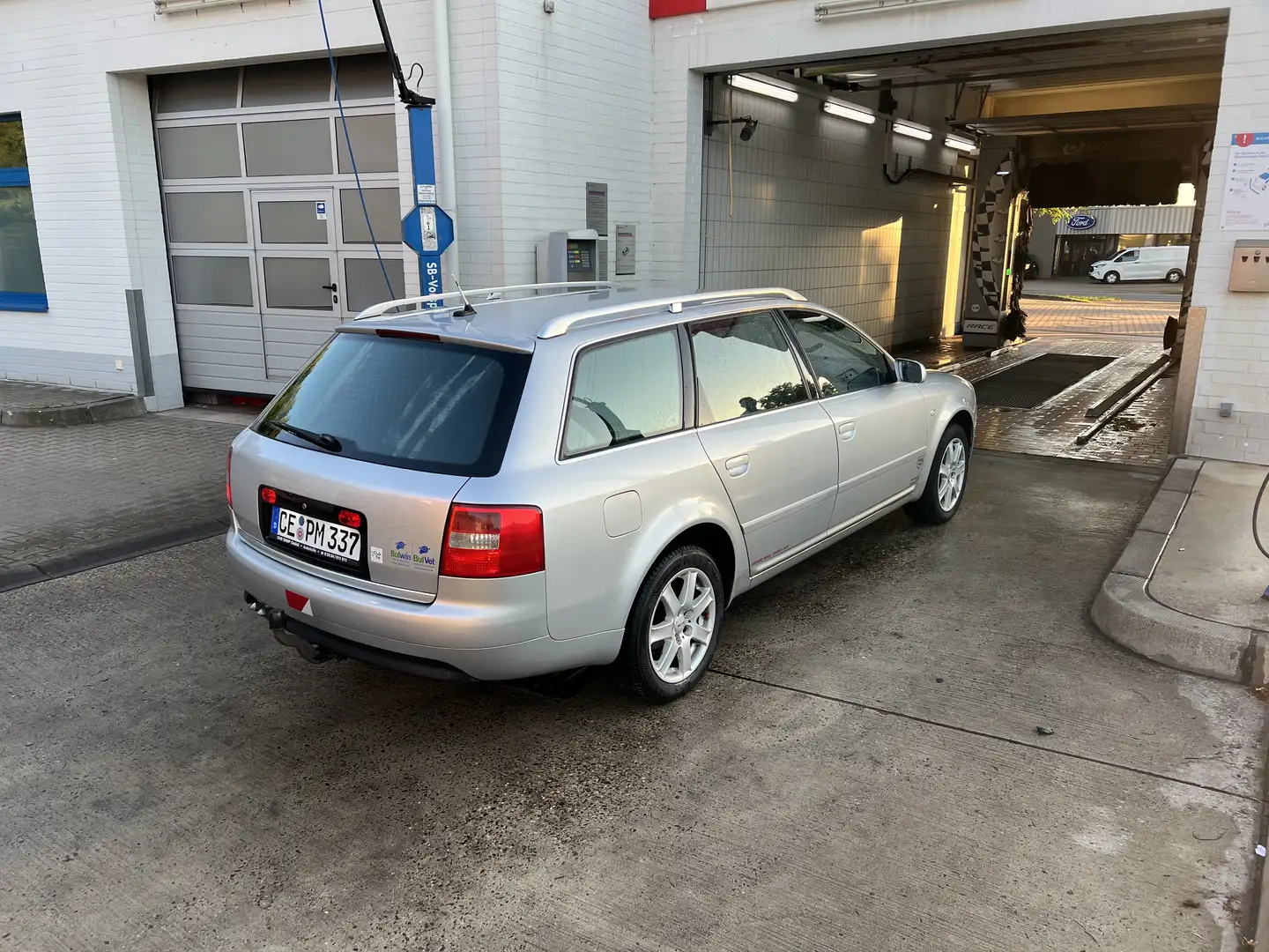 Audi A6 Avant 2.5 TDI - 1