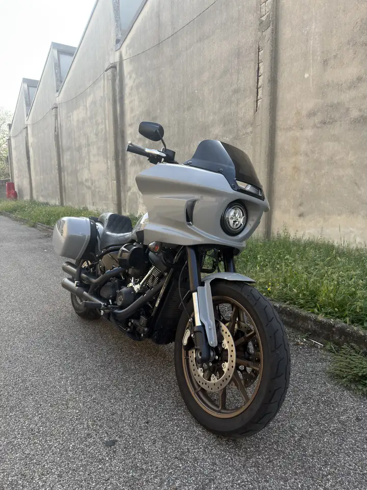 Harley-Davidson Lowrider ST
