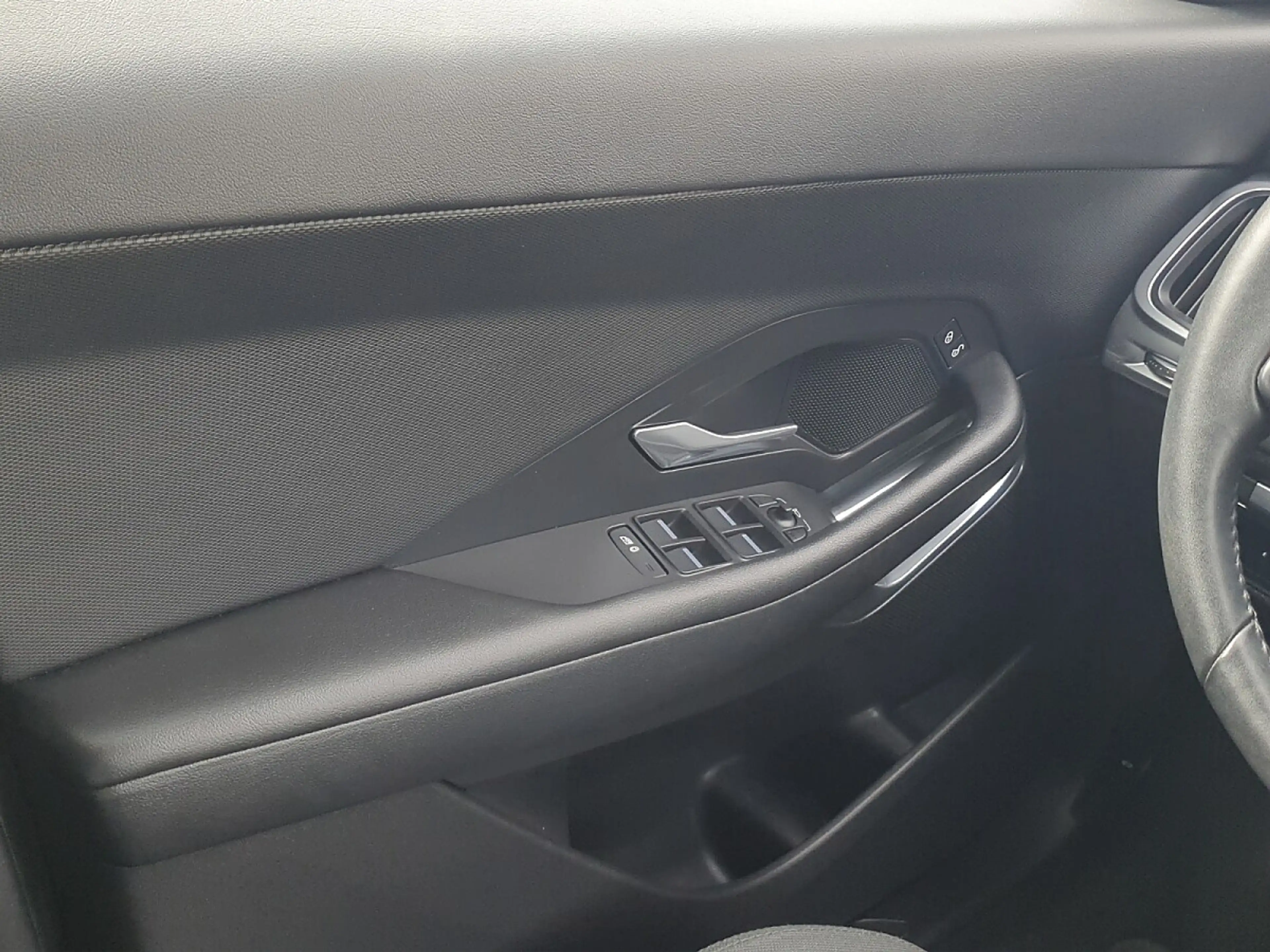 Jaguar E-Pace 2.0I4 P200 AWD Aut. — photo 15