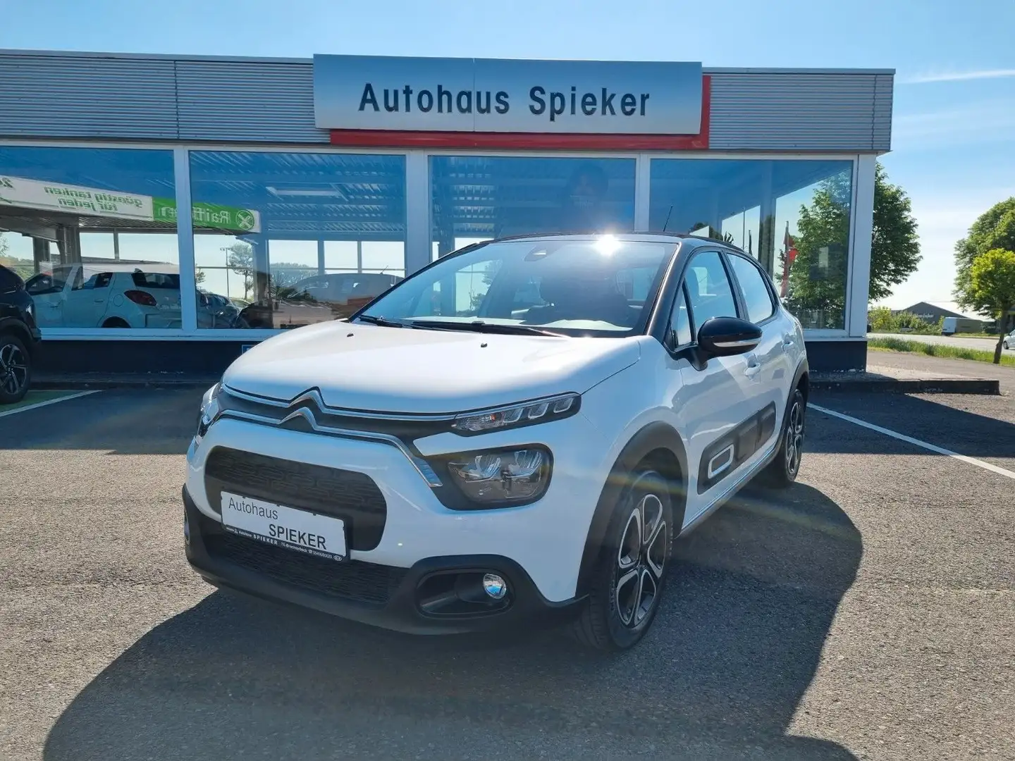Citroen C3 1.2 PureTech Shine Wit - 1