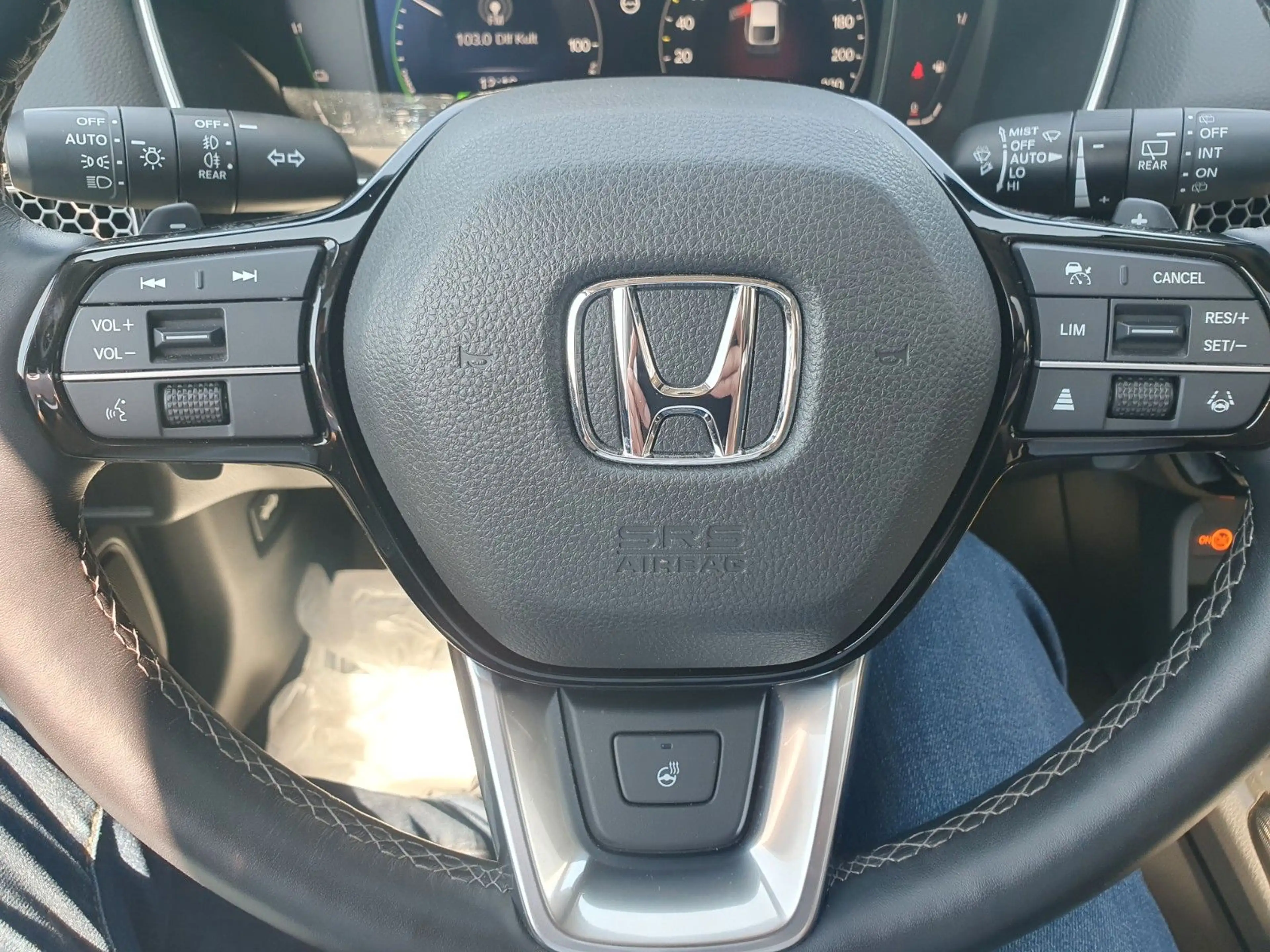 Honda Civic 2,0 e:HEV Advance "Pano, Leder, Bose" — photo 7