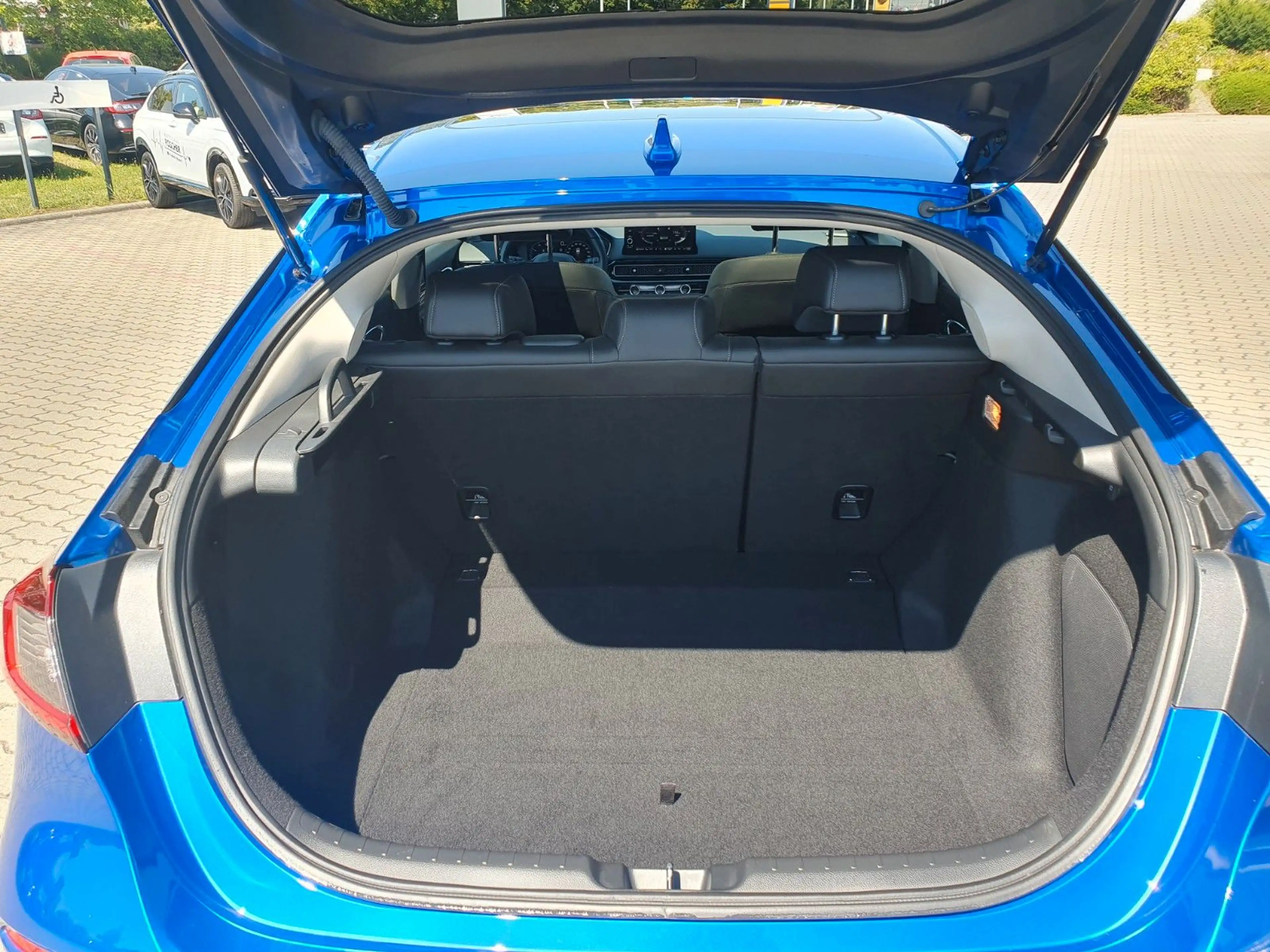 Honda Civic 2,0 e:HEV Advance "Pano, Leder, Bose" — photo 12