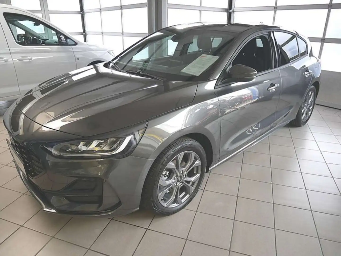 Ford Focus 1,0 EcoBoost Hybrid ST-Line Style Grau - 1