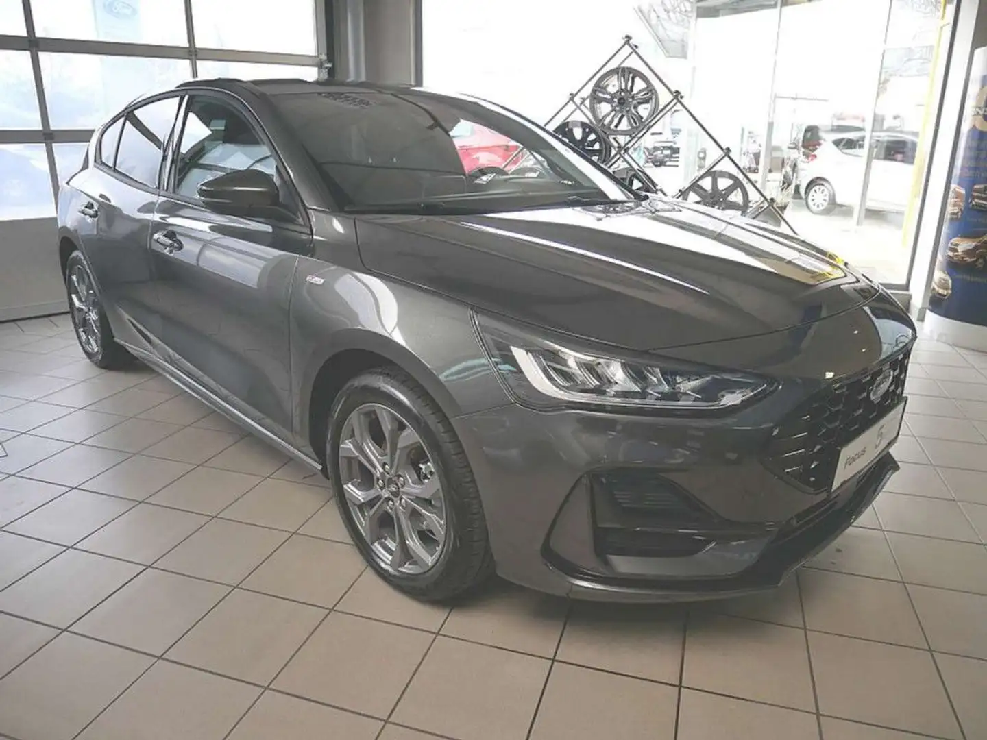 Ford Focus 1,0 EcoBoost Hybrid ST-Line Style Grau - 2