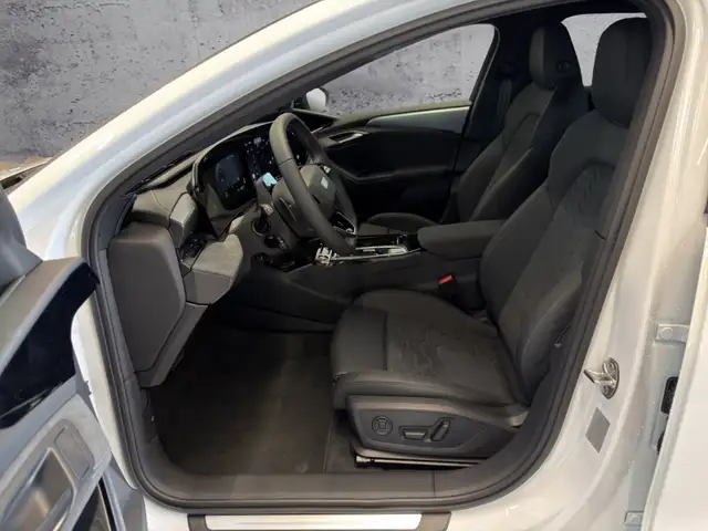 Audi A6 view 8