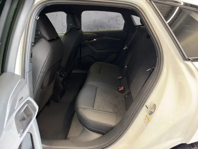 Audi A6 view 10