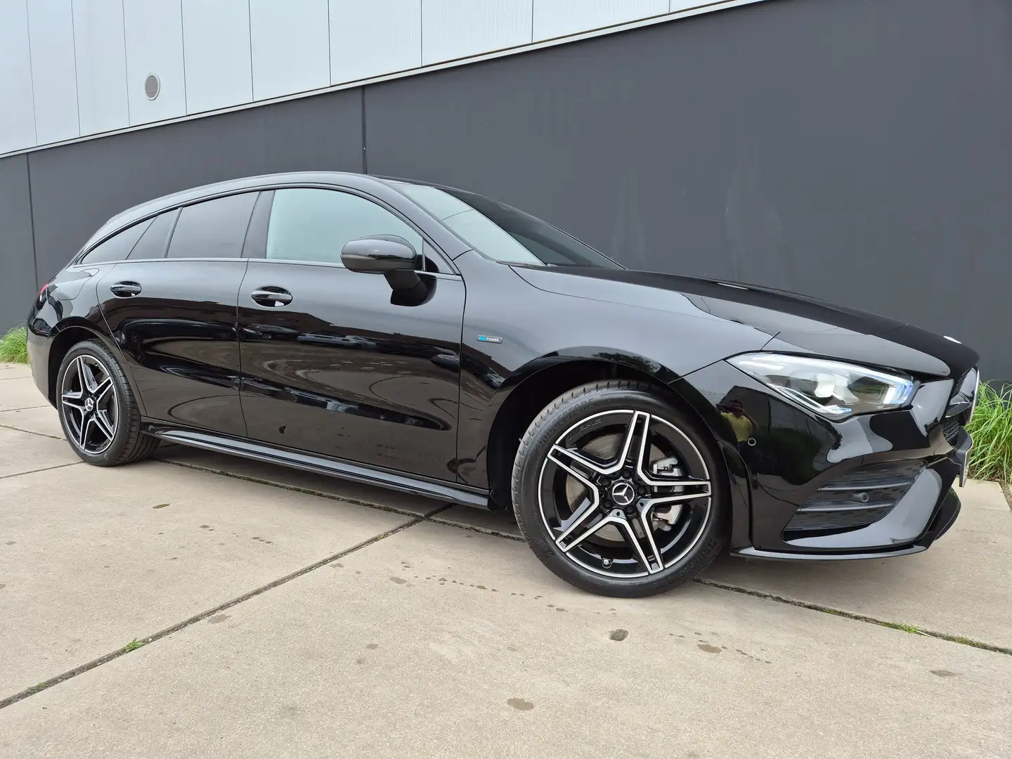 Mercedes-Benz CLA 250 e PHEV*AUT.*AMG PAKKET*LED*CAMERA*APPLE CAR PLAY* Noir - 1