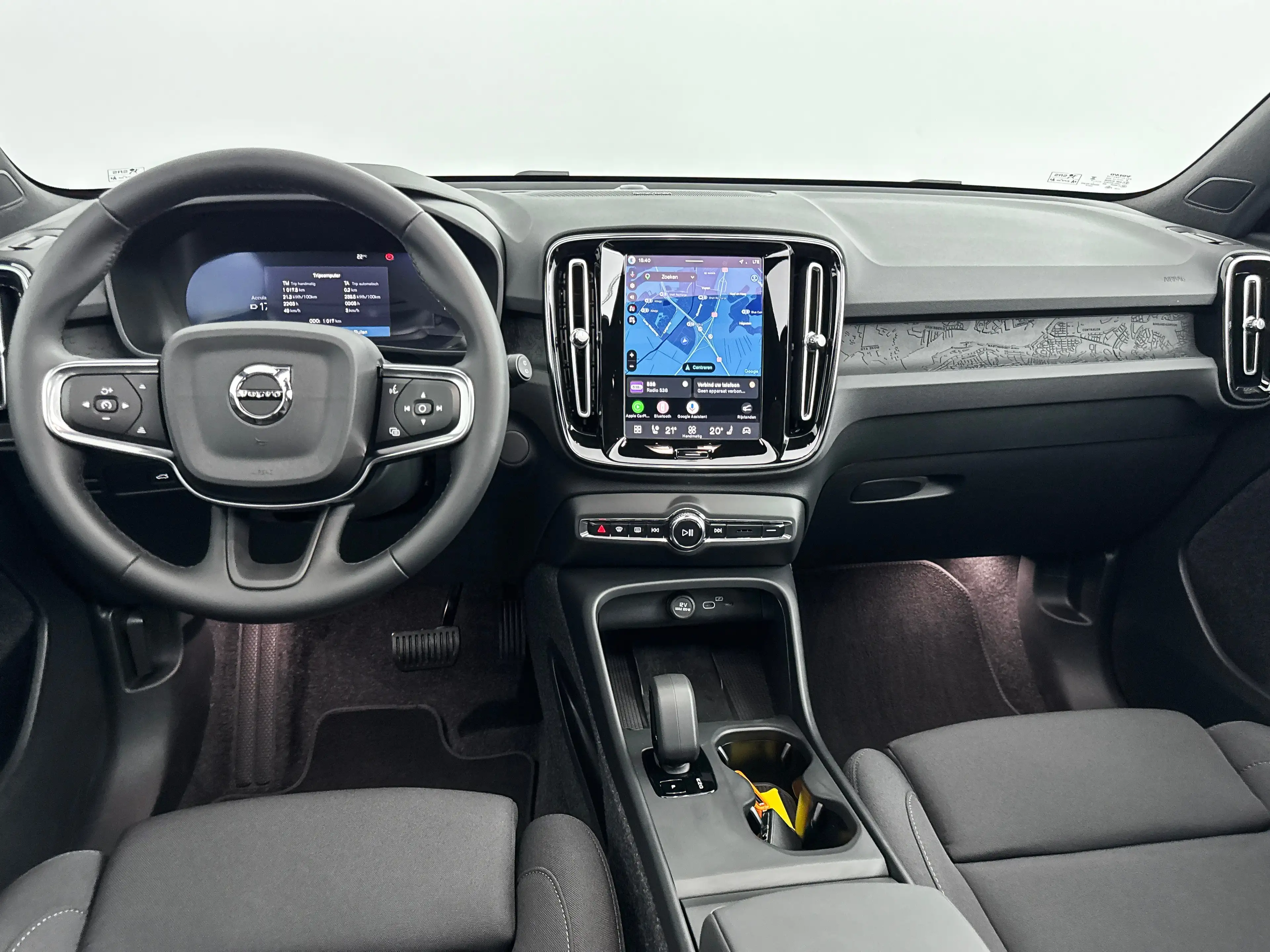 Volvo EX40 Single Motor Extended Range 82kWh Plus | 19" | Pan — photo 22
