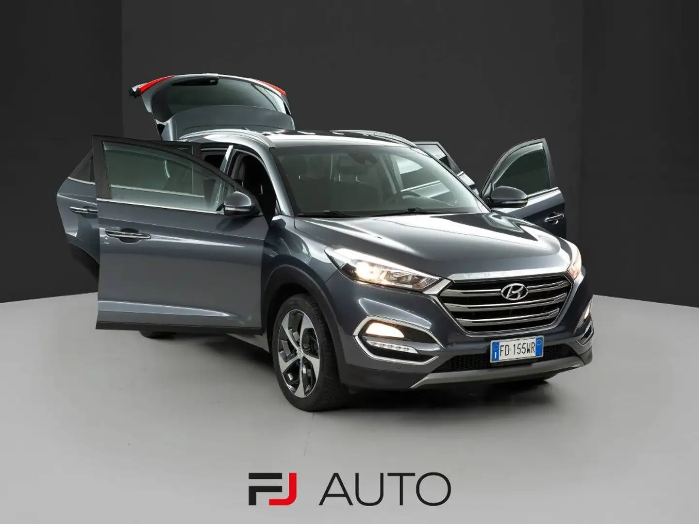 Hyundai TUCSON 1.7 CRDi Xpossible 2WD 141cv DCT Grigio - 2