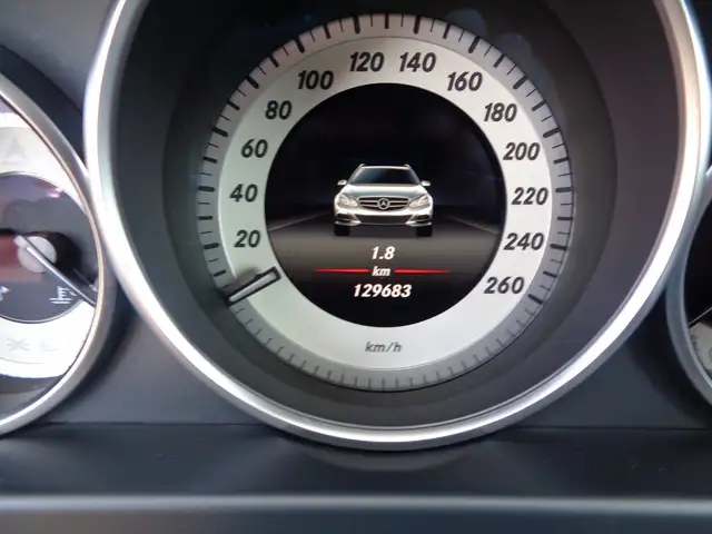 Mercedes-Benz E-Class view 15