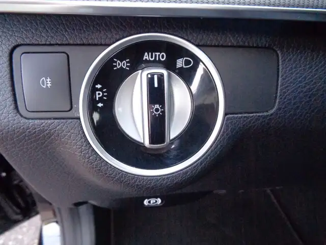 Mercedes-Benz E-Class view 9