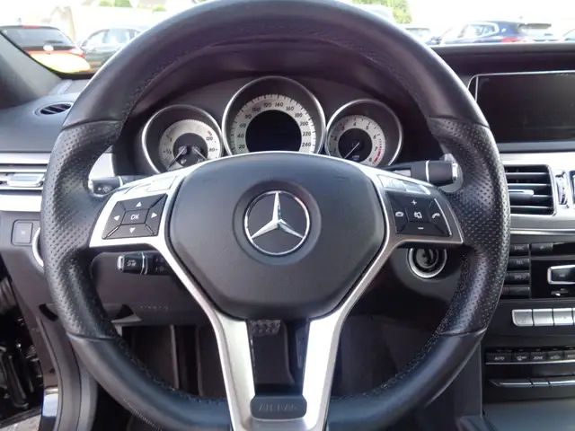 Mercedes-Benz E-Class view 10