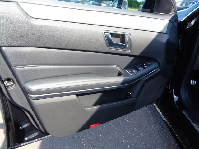 Mercedes-Benz E-Class view 7