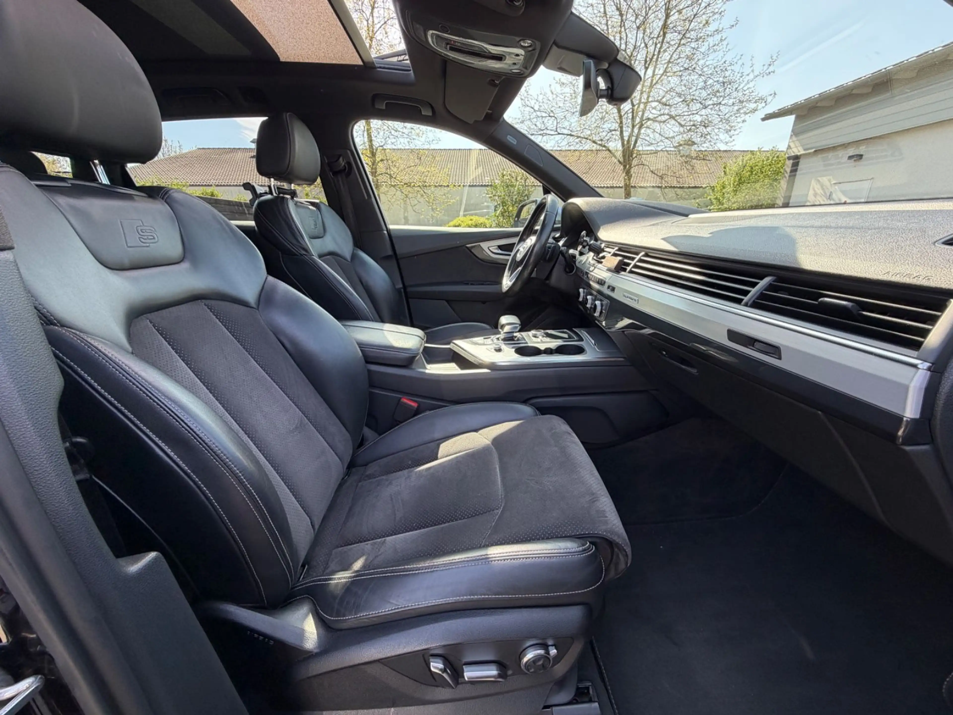 Audi SQ7 4.0 TDI quattro Navi Pano R.Kamera AHK — photo 4