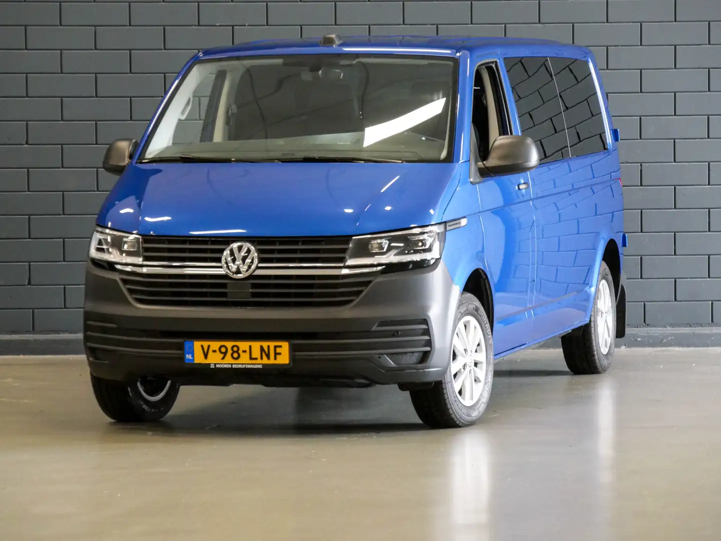 Volkswagen T6.1 Transporter 2.0 TDI 150PK L2H1 Automaat Dubbele Cabine | LED | Blauw - 2
