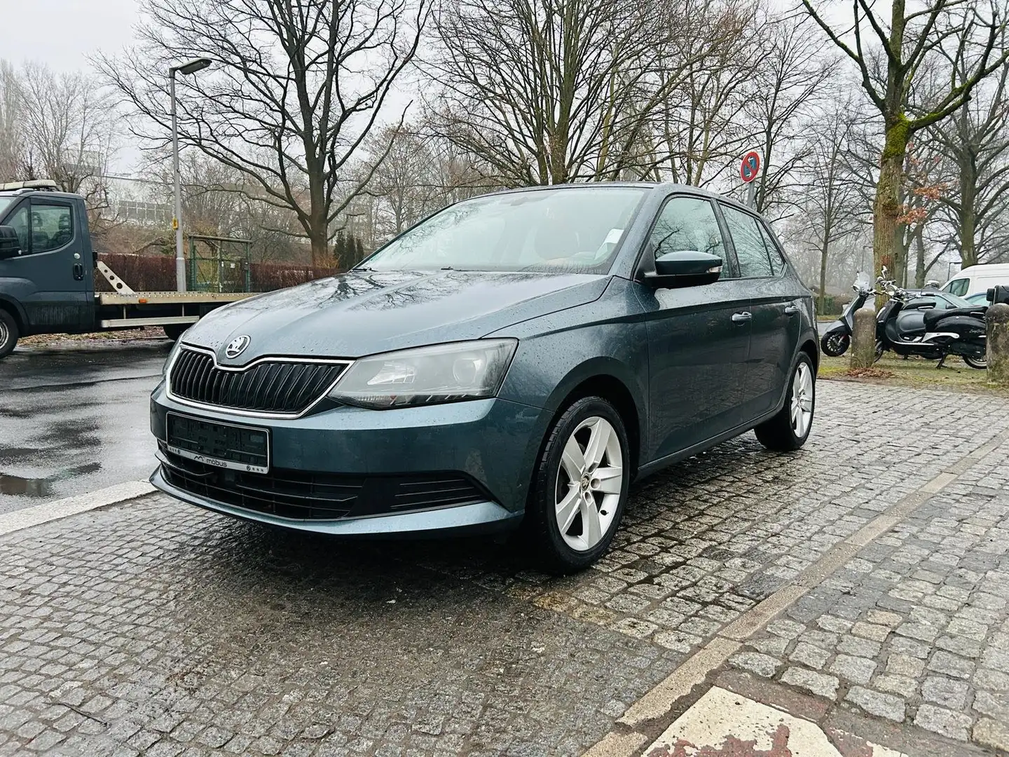 Skoda Fabia Ambition Grau - 1