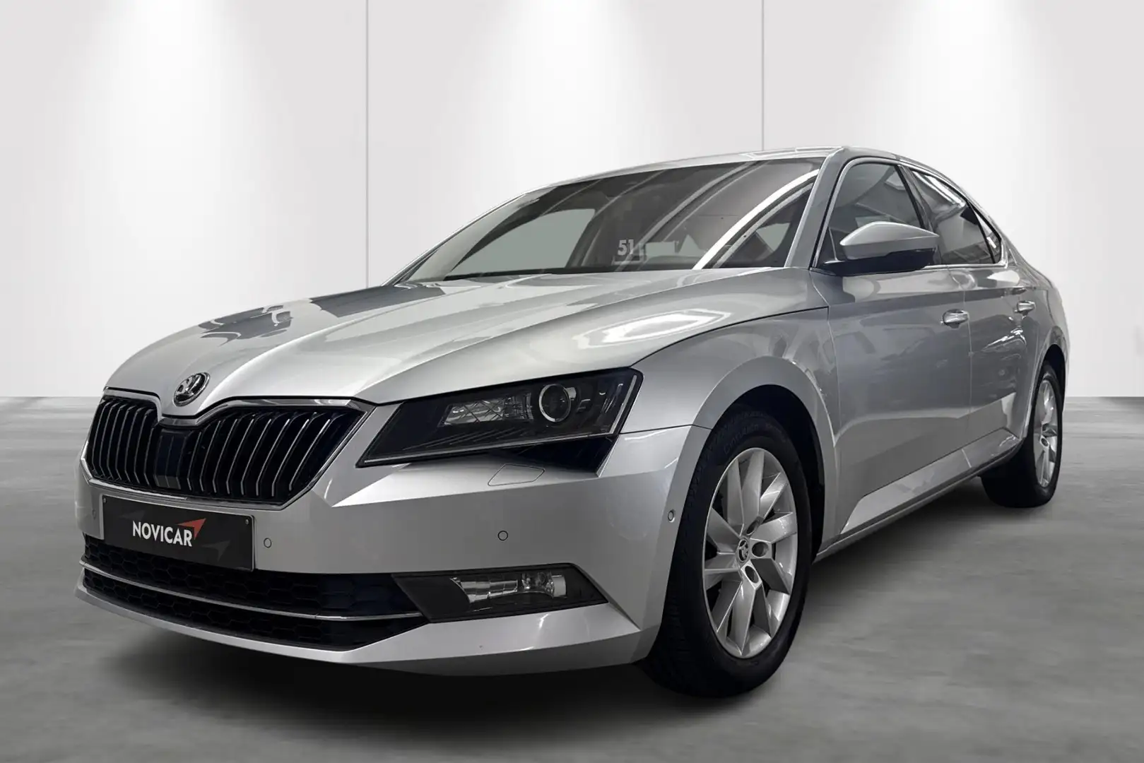Skoda Superb 1.6 CRTDI 88kW DSG7 Style Plateado - 1