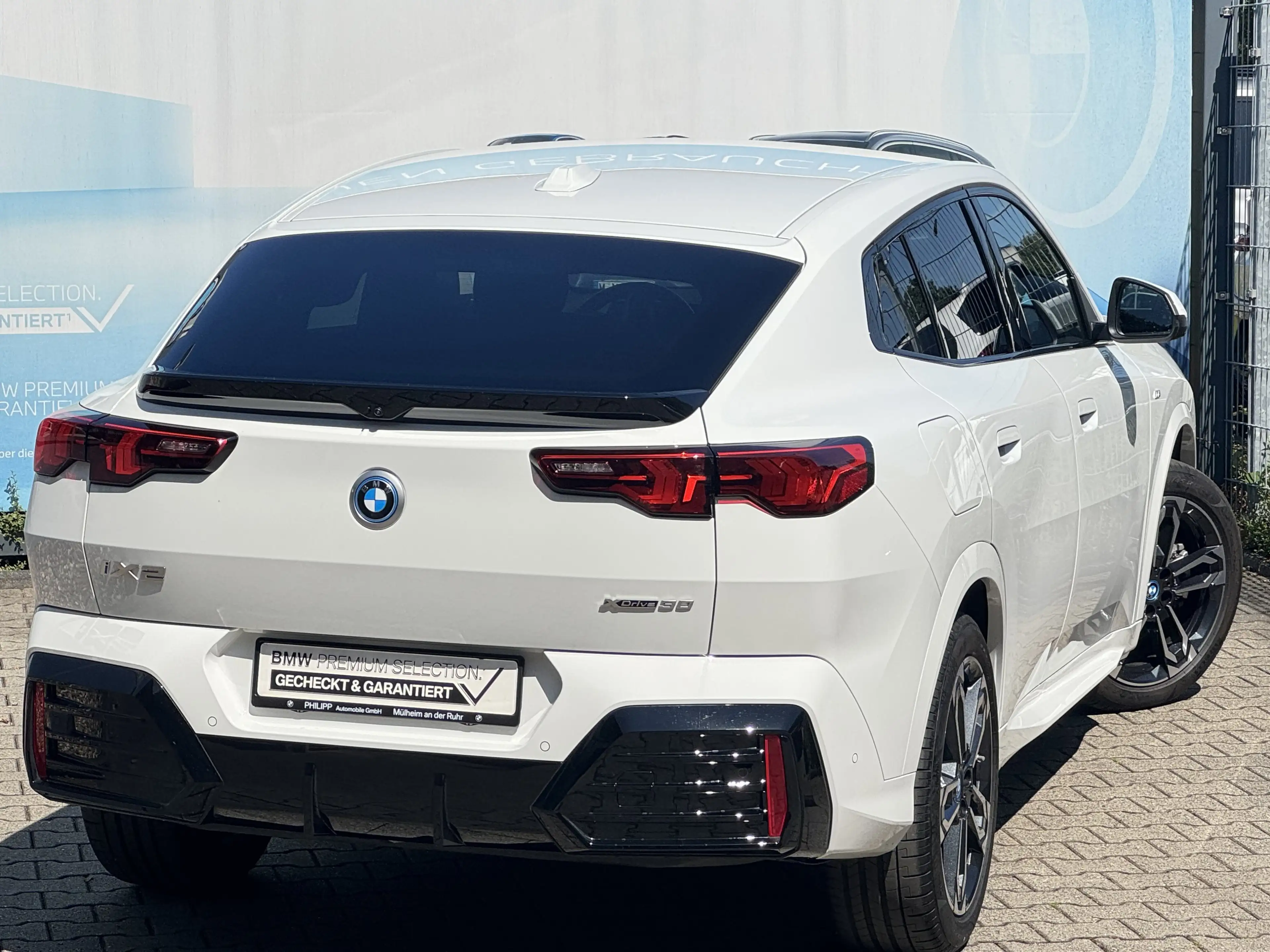 BMW iX2 xDrive30 M Sport HuD Da-Pro Massage 360° H&K — photo 3