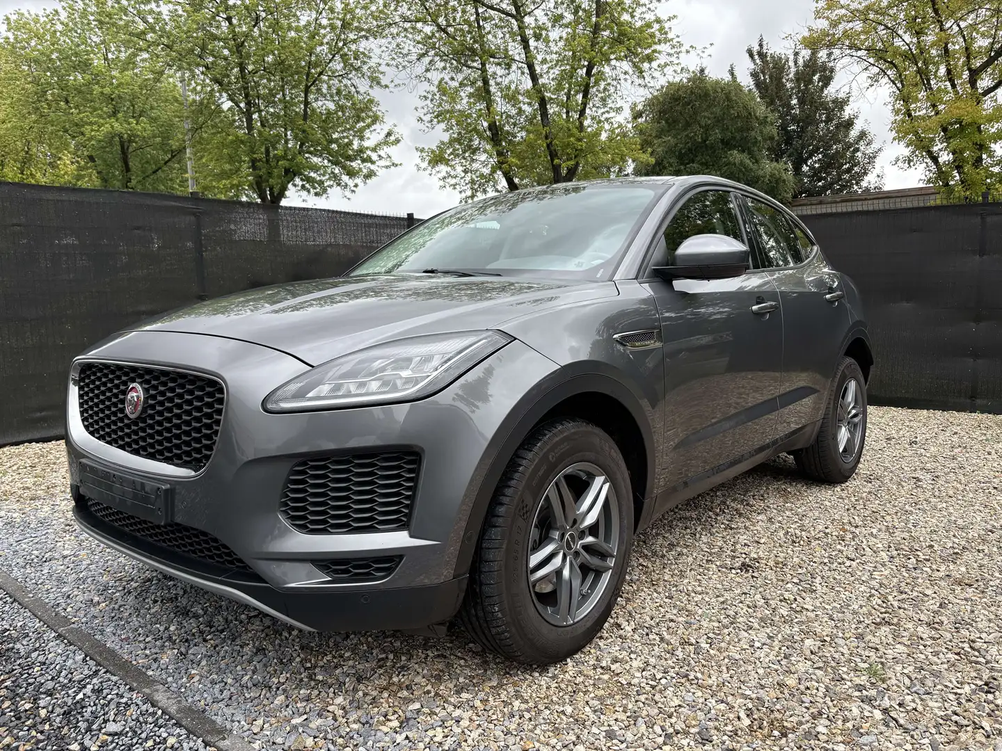 Jaguar E-Pace 2.0 D AWD 1e PROP - NAVI - CAM - PANO - Eur6b Gris - 2