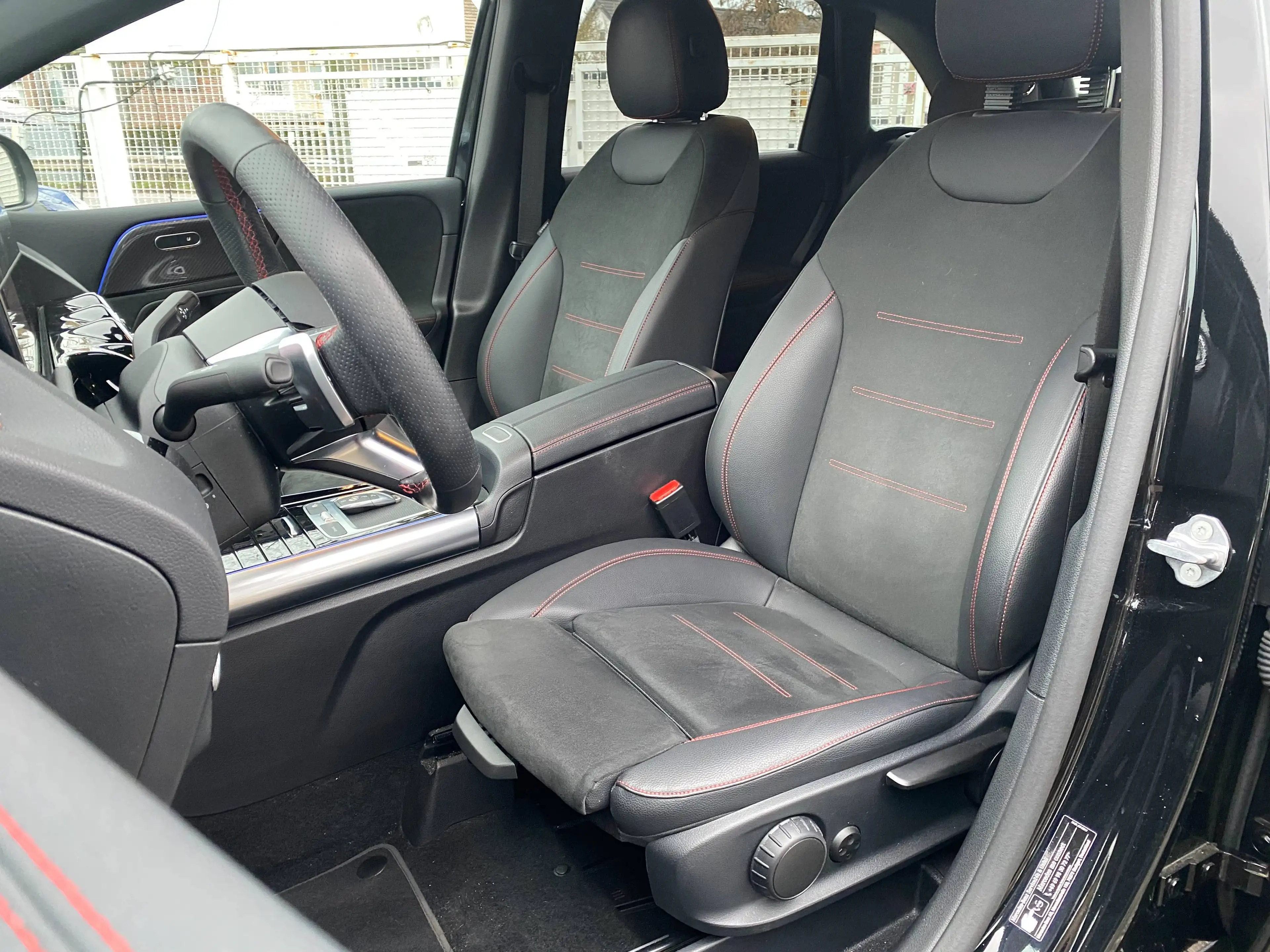 Mercedes-Benz B 200 B 200 AMG Line Nur 15000KM — photo 9