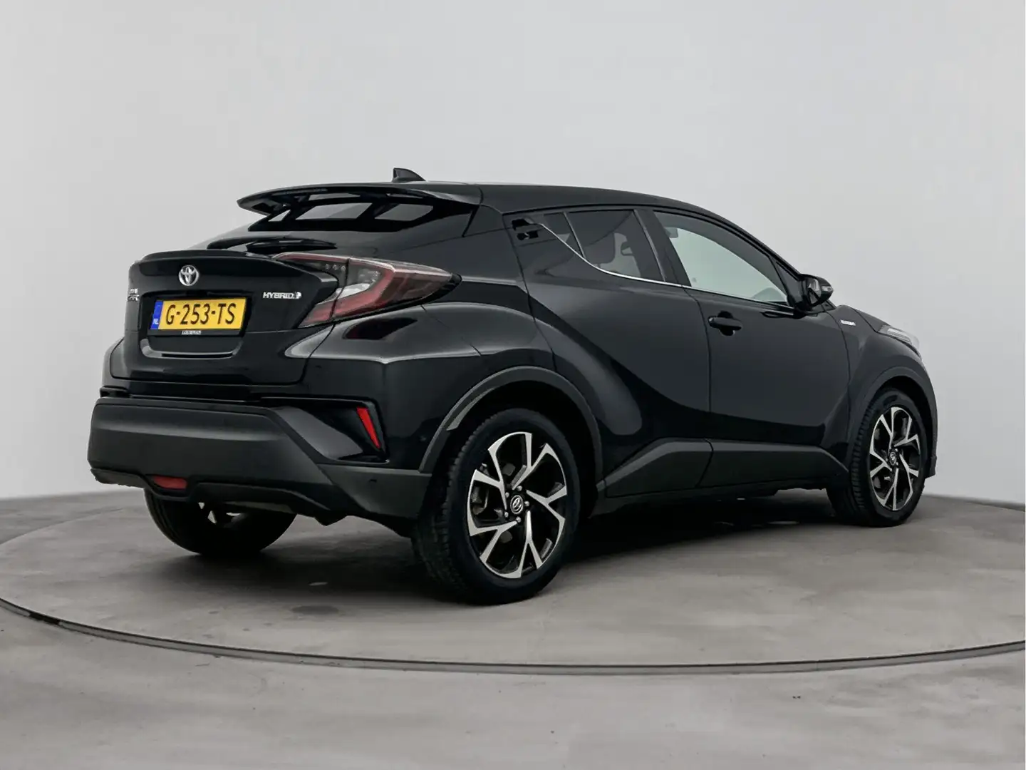 Toyota C-HR 1.8 Hybrid Style Ultimate | Voorstoelen Verwarmd | Noir - 2
