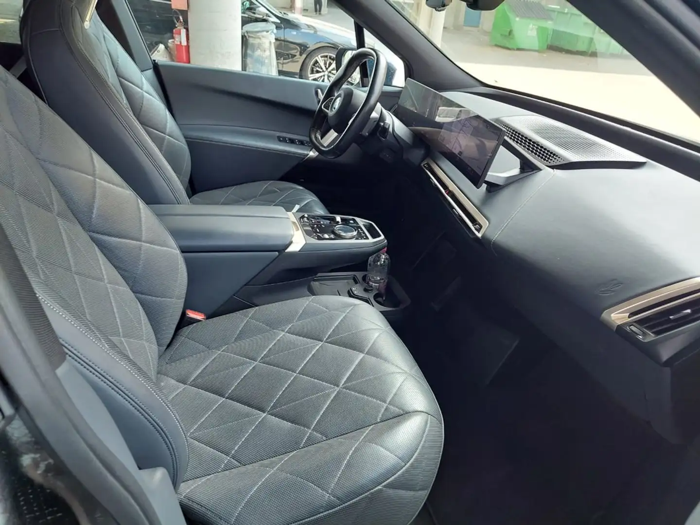 BMW iX xDrive40 Sport Edition | Sky Lounge Roof | Softclo - 2