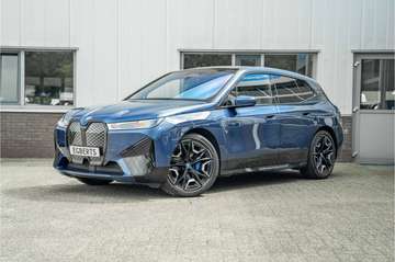 xDrive40 Sport Edition | Sky Lounge Roof | Softclo