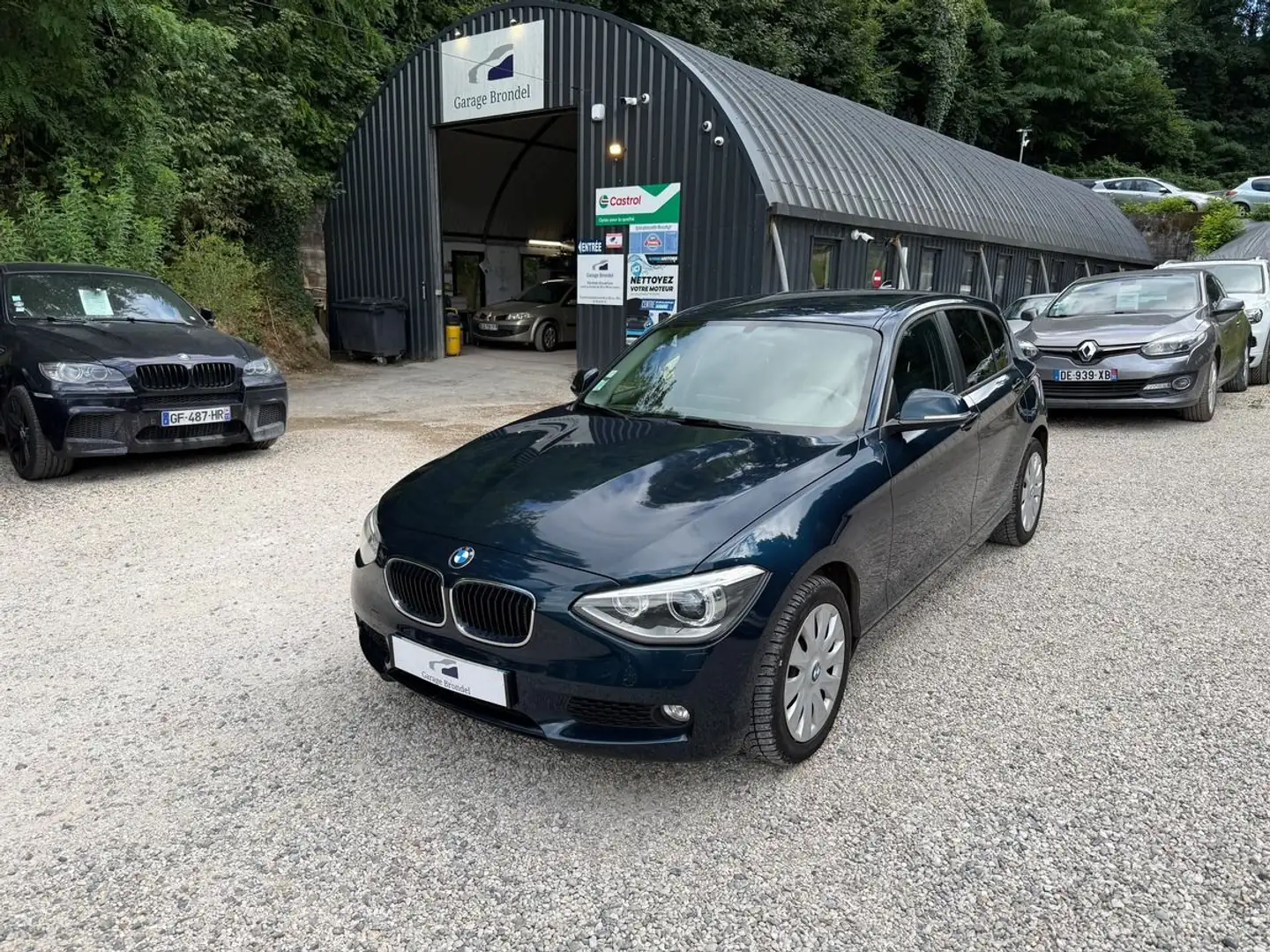 BMW 116 116d 2.0d 116cv BVA8 2e main Bleu - 1