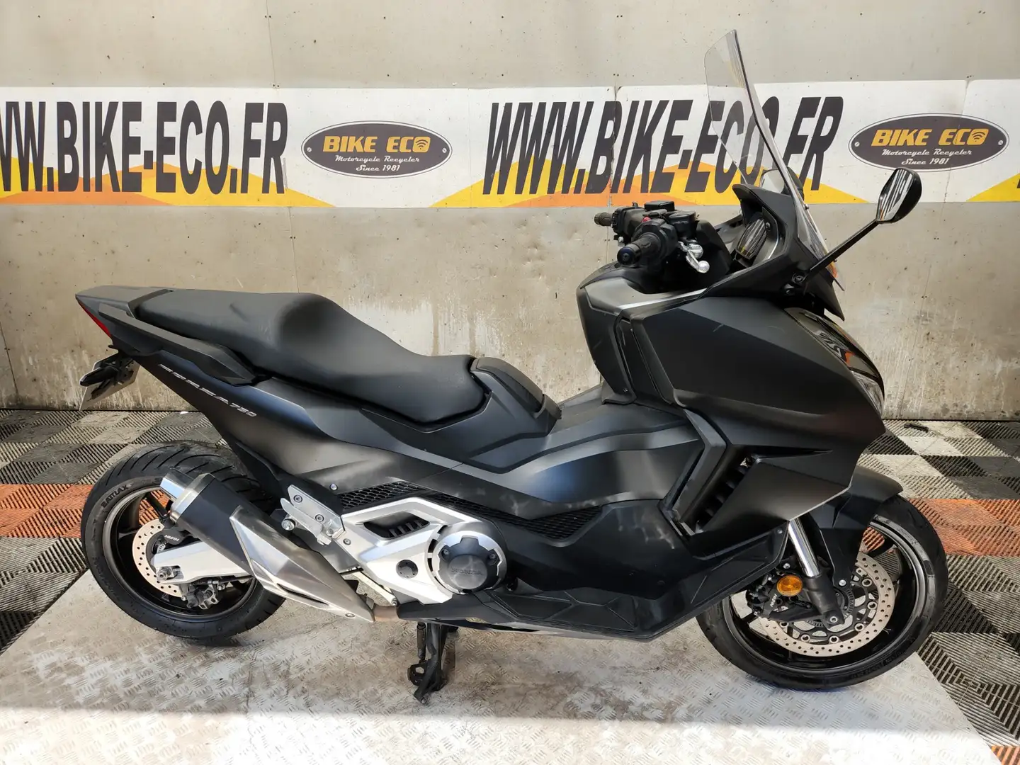 Honda Forza 750 Gris - 1