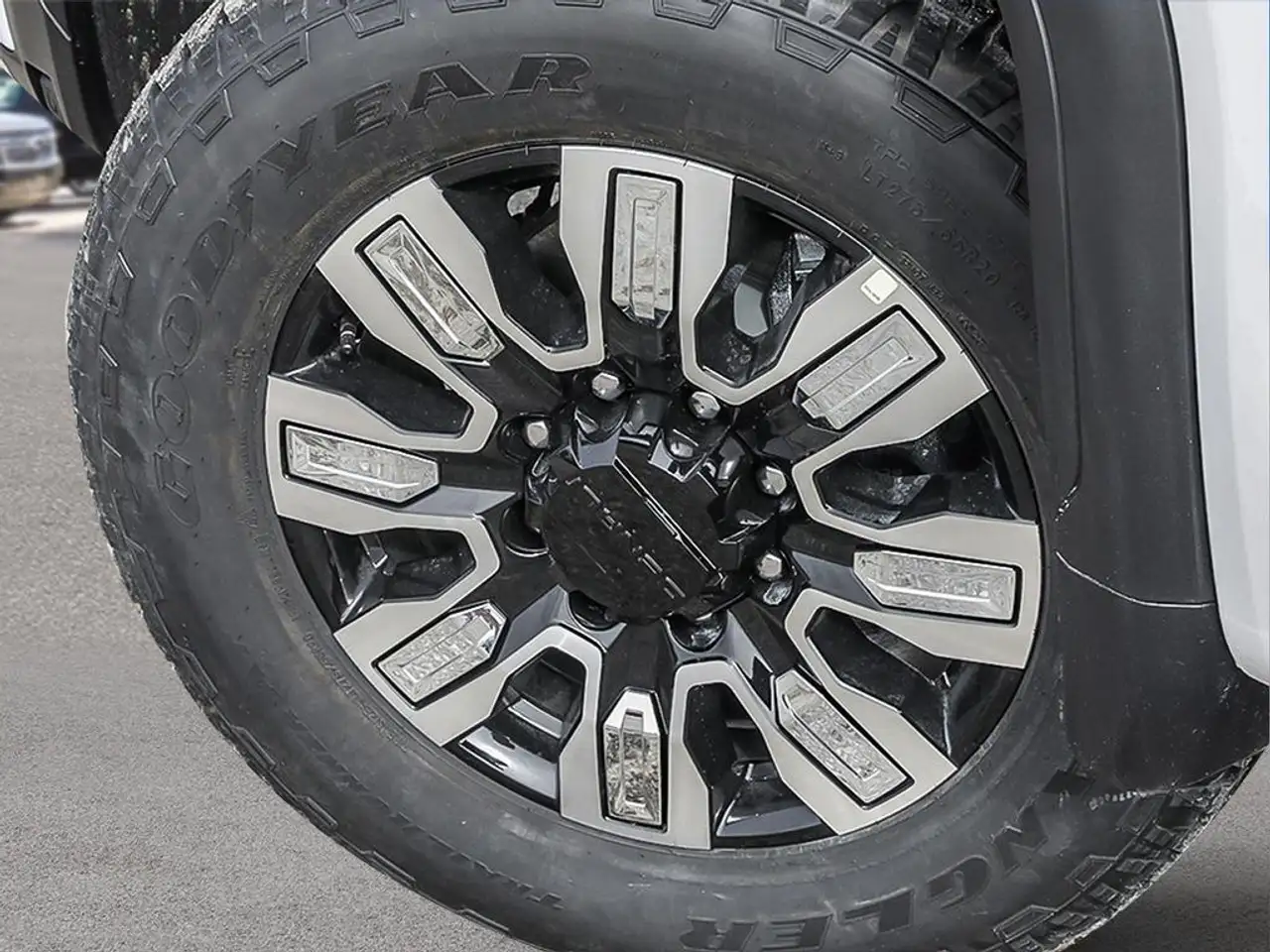 GMC Sierra 2500HD снимка GMC Sierra 2500HD