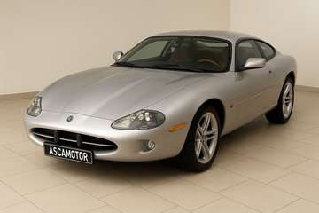 XK8 4.2 Coupé