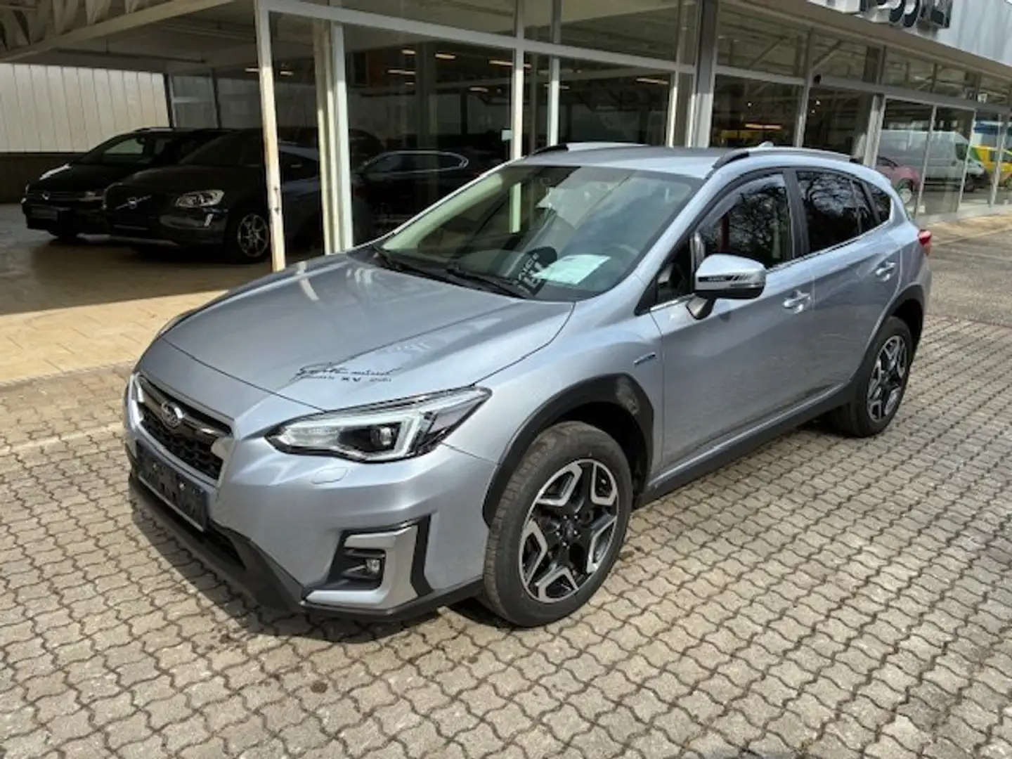 Subaru XV 2,0i e-Boxer CVT Style Xtra Allrad Aut. Grau - 2
