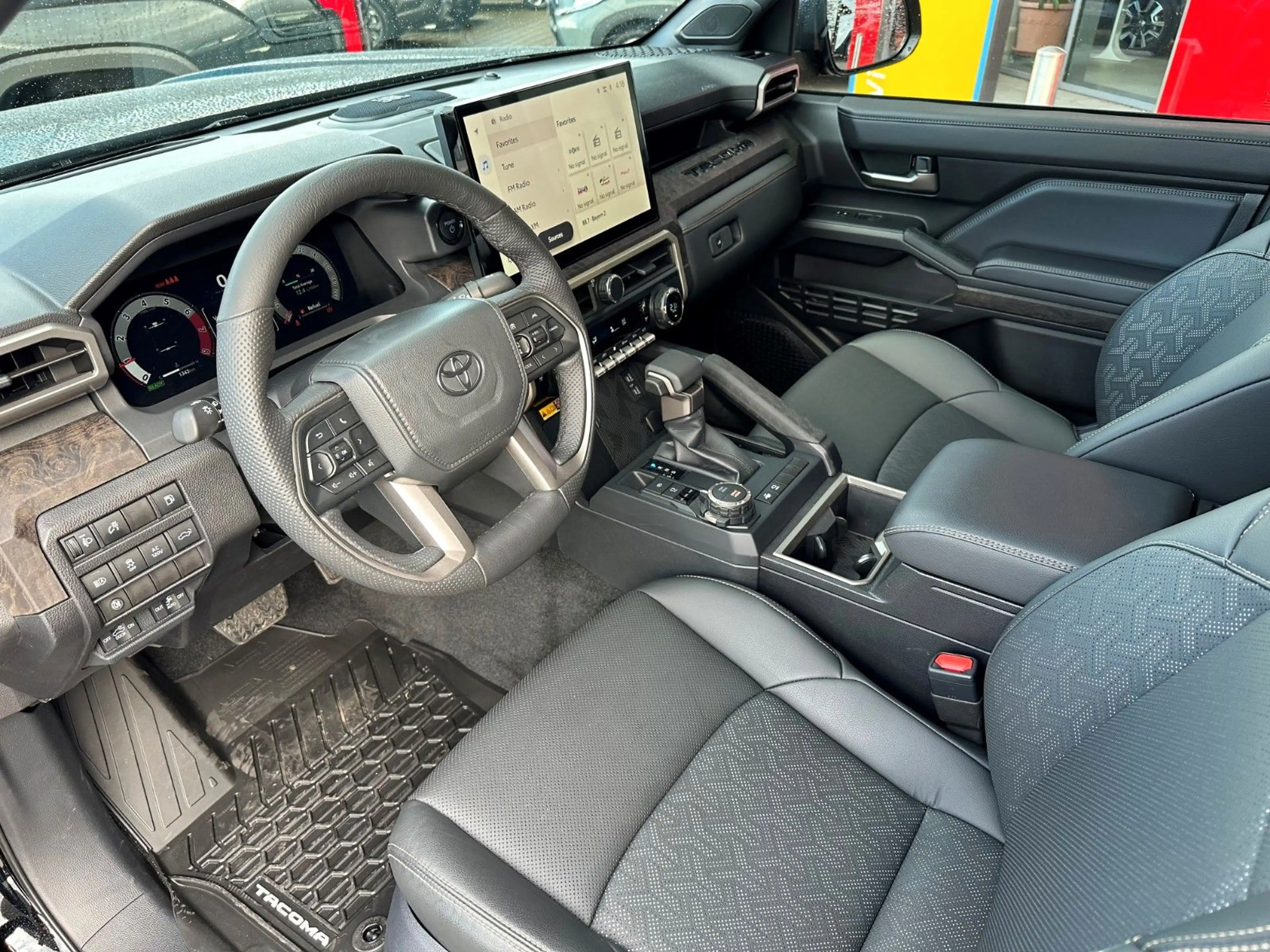 Toyota Tacoma Limited Hybrid **sofort verfügbar** — photo 8