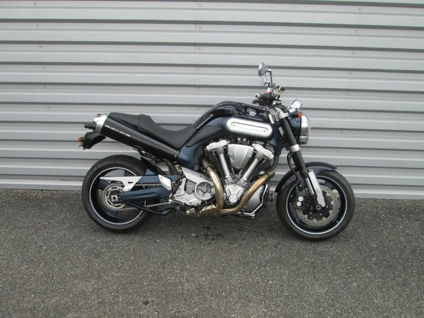 Yamaha MT-01 Mauve - 2