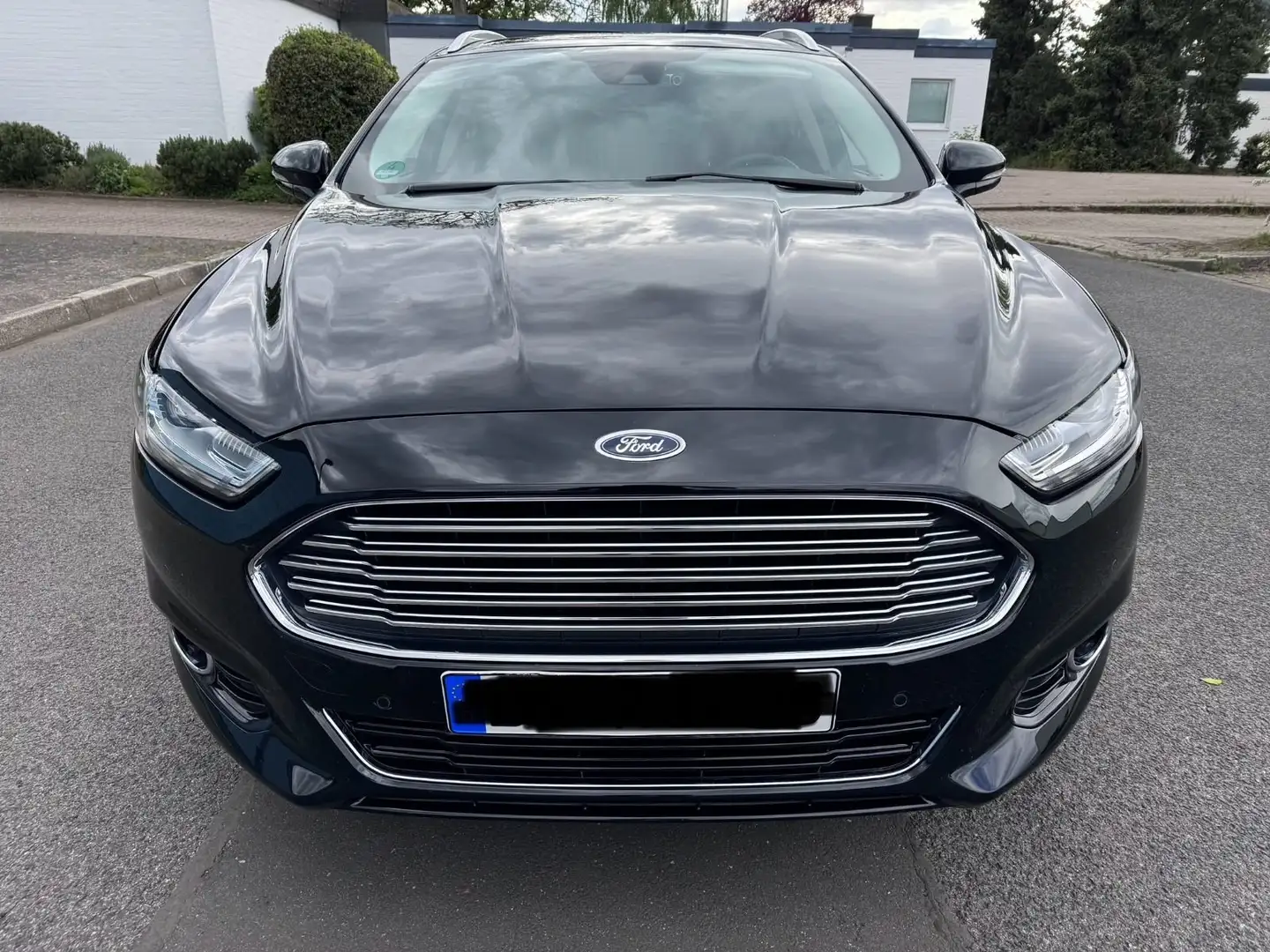 Ford Mondeo Mondeo Turnier 2.0 TDCi Start-Stopp PowerShift-Aut Schwarz - 1