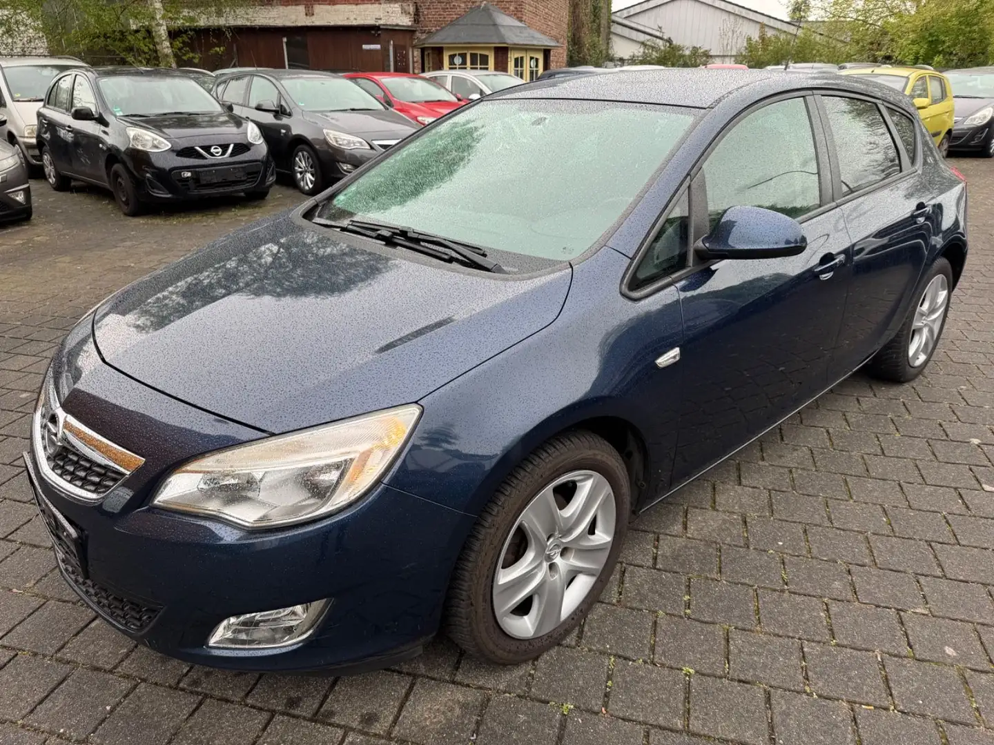 Opel Astra J 1.4 Lim. 5-trg. Design Edition TÜV 05/26 Blau - 1