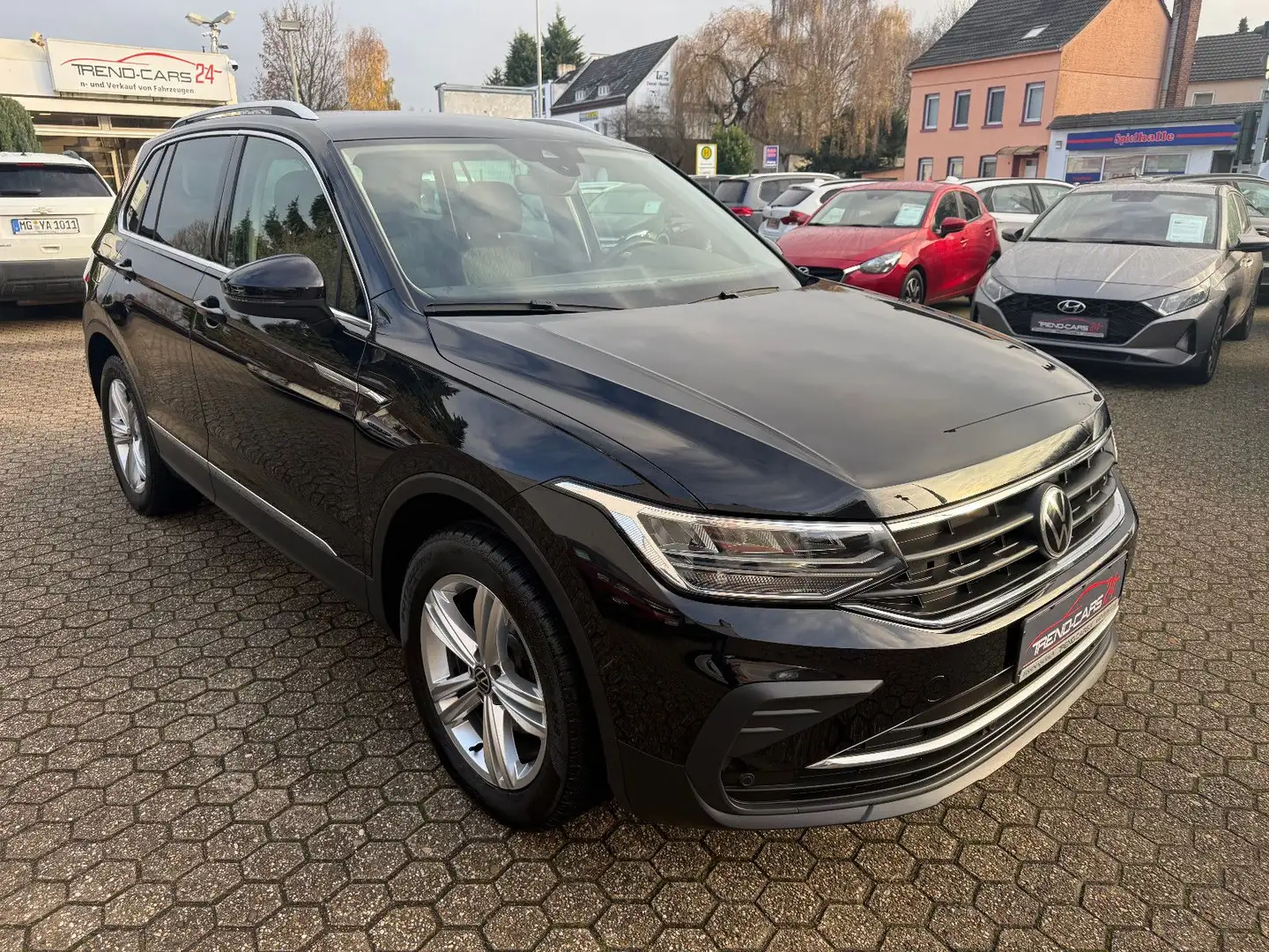 Volkswagen Tiguan Life 4Motion*ACC*AHK*NAVI* Negro - 2