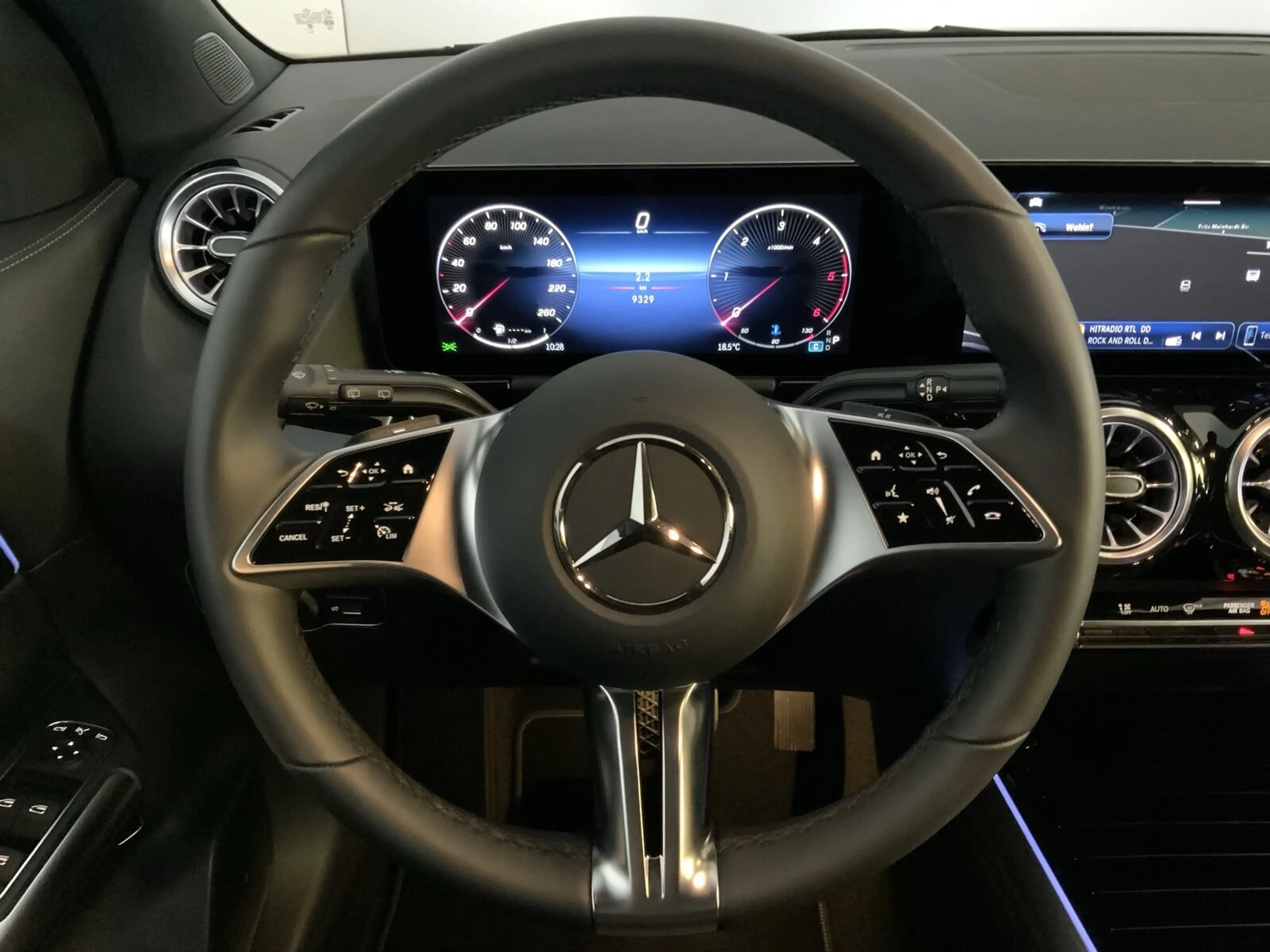 Mercedes-Benz GLA 200 GLA 200 d Progressive Multibeam Sound DISTRONIC — photo 10