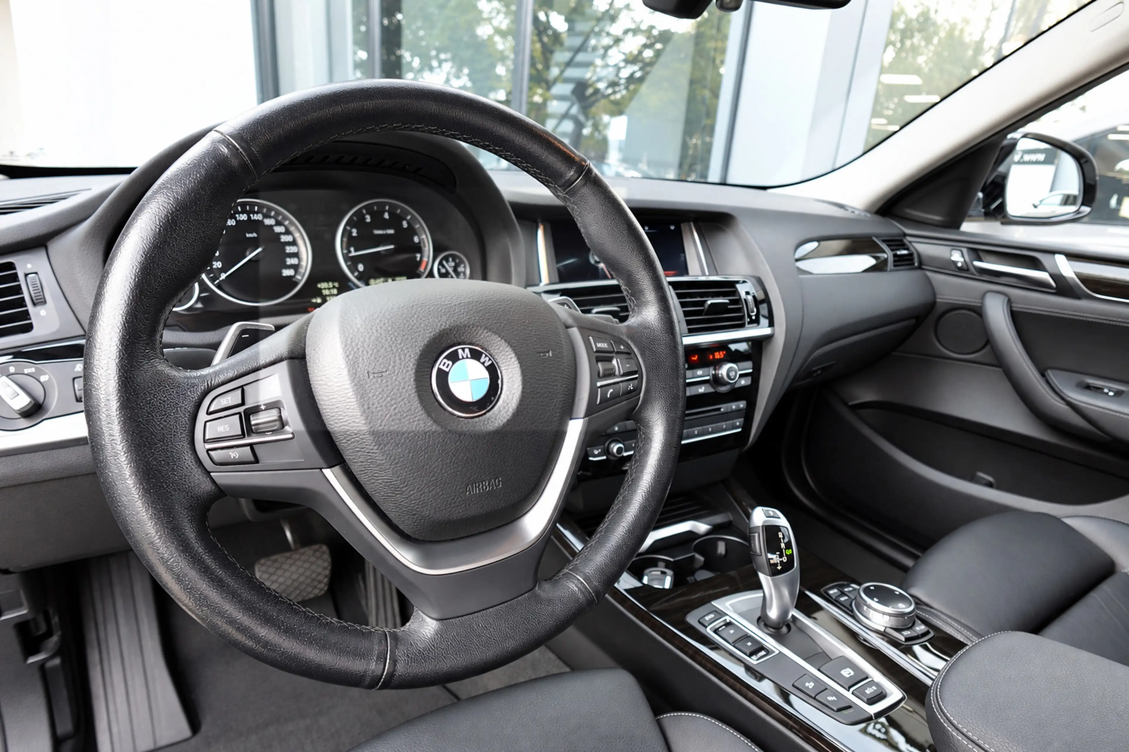 BMW X4 XDrive20i High Executive NAVI LEDER LED VOL — photo 4