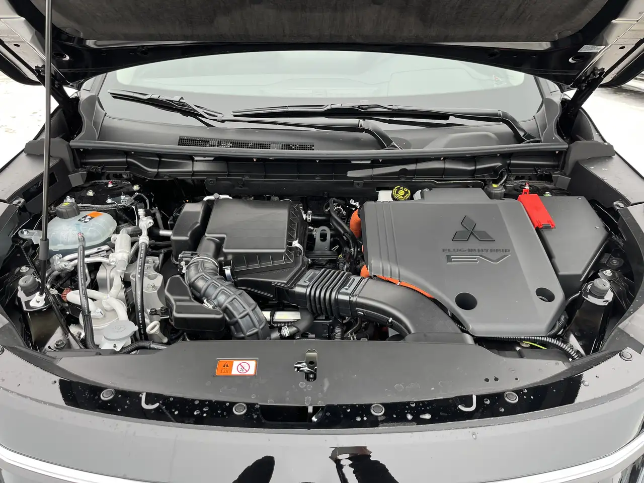 Mitsubishi Outlander снимка Mitsubishi Outlander