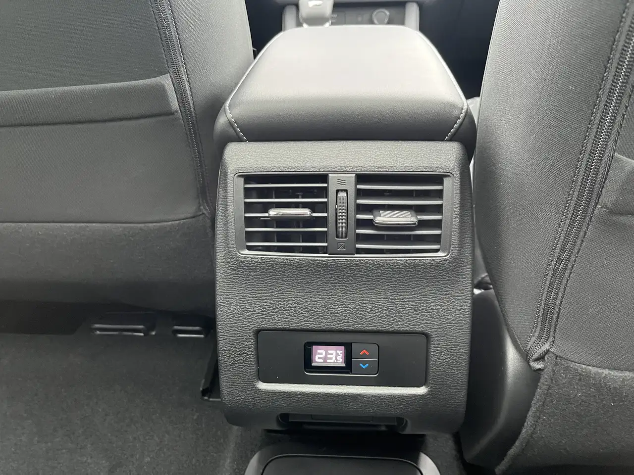 Mitsubishi Outlander снимка Mitsubishi Outlander