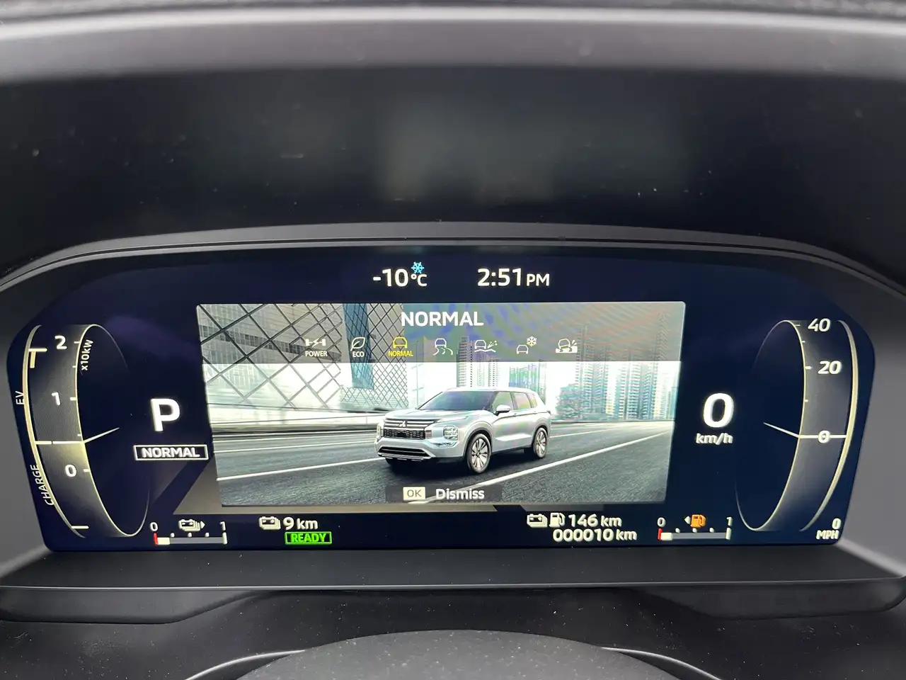Mitsubishi Outlander снимка Mitsubishi Outlander