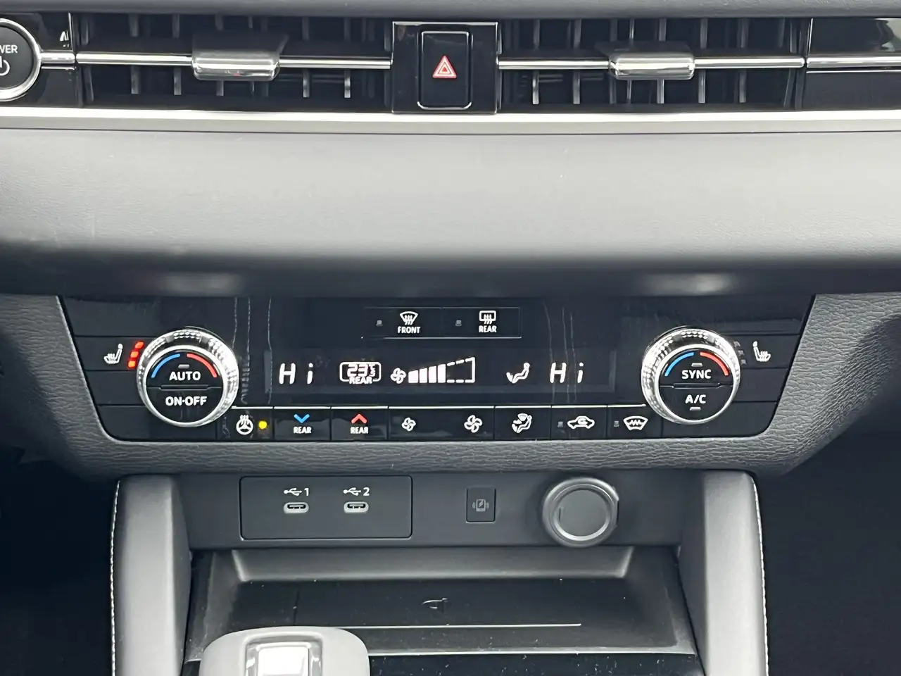 Mitsubishi Outlander снимка Mitsubishi Outlander