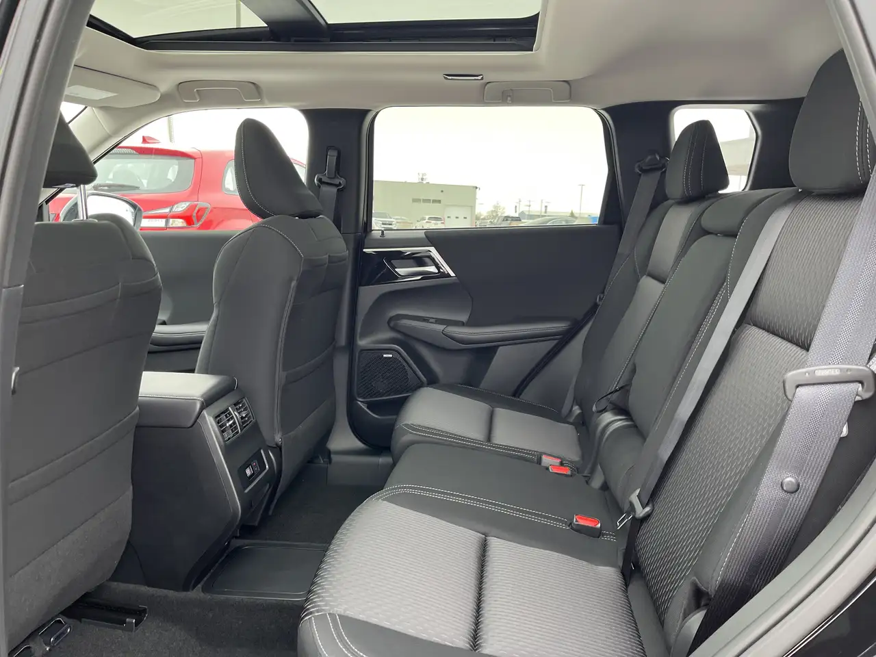 Mitsubishi Outlander снимка Mitsubishi Outlander