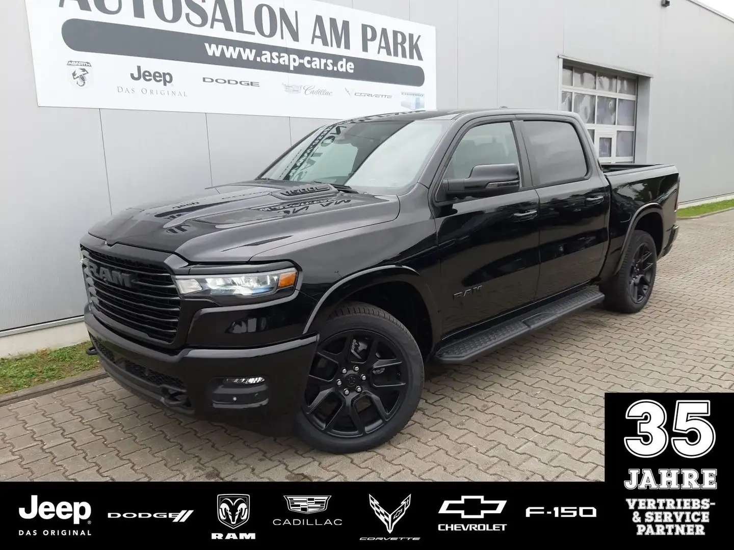 Dodge RAM 1500 Crew Cab Laramie Night 3,0 Zwart - 1