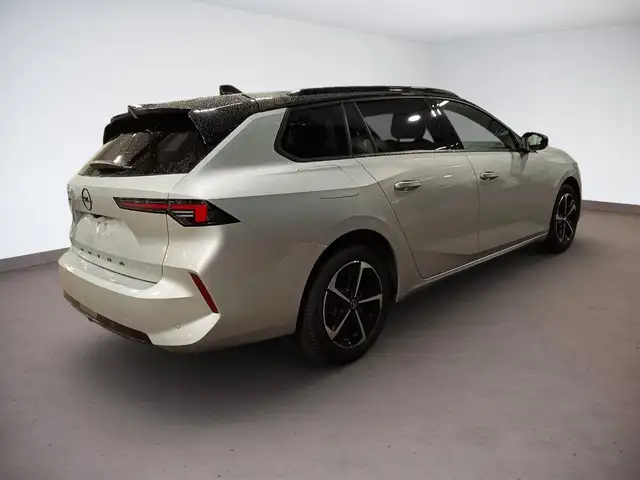 Opel Astra view 5