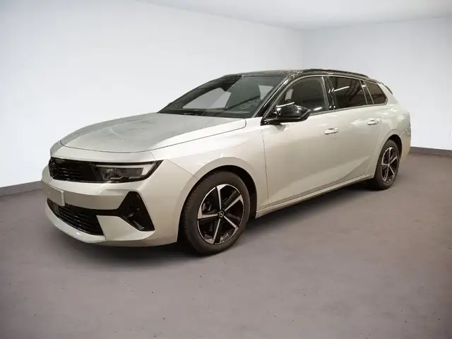 Opel Astra view 4